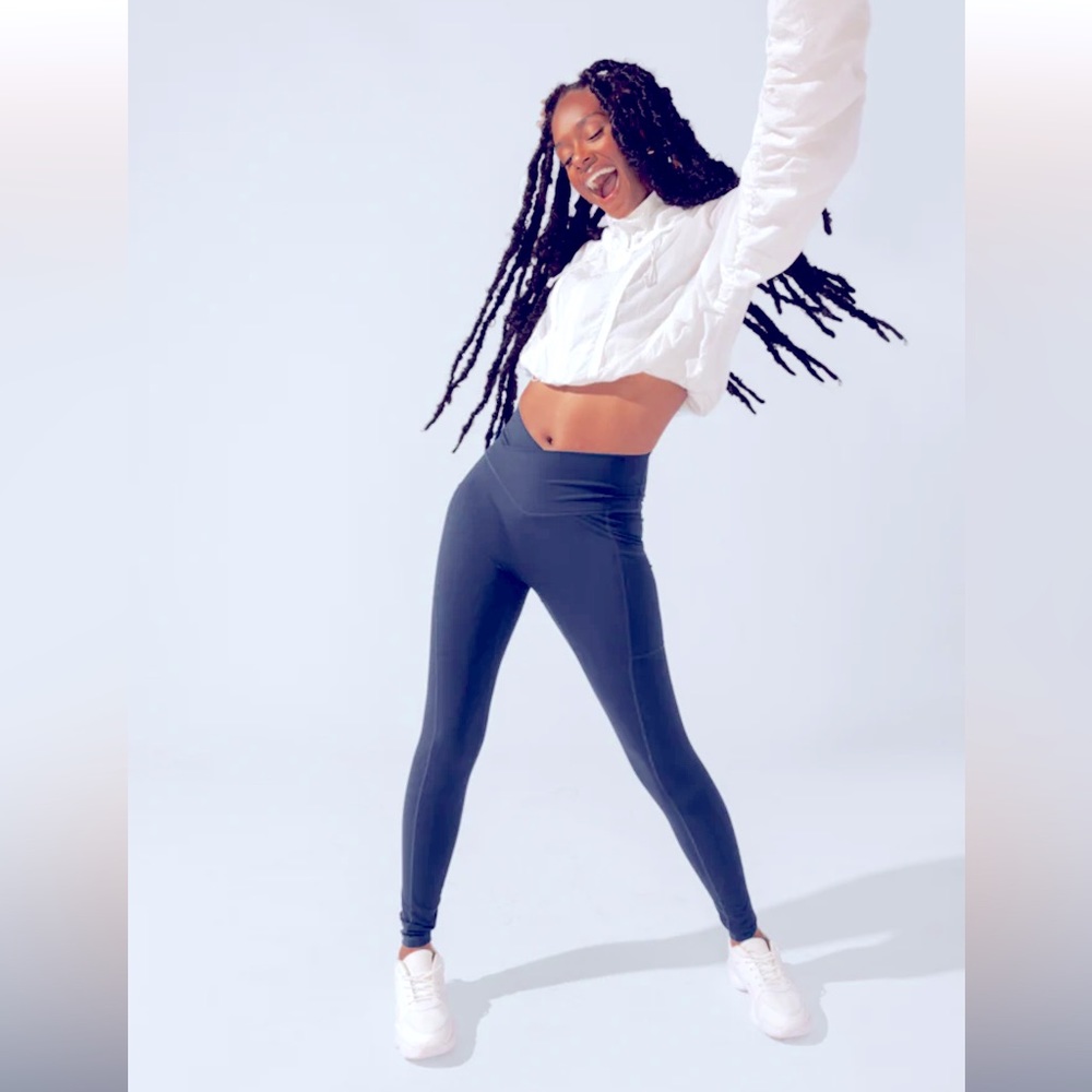 Crisscross Hourglass Leggings with Pockets (Pet Hair Resistant) - Smokey Navy